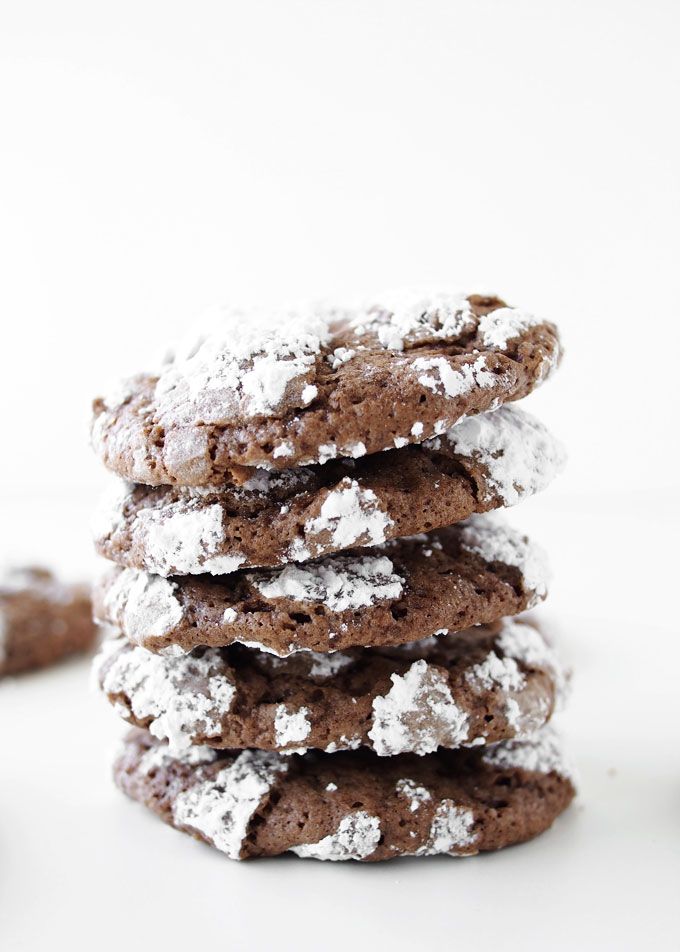 Chocolate Crackle Cookies | thekitchenpaper.com