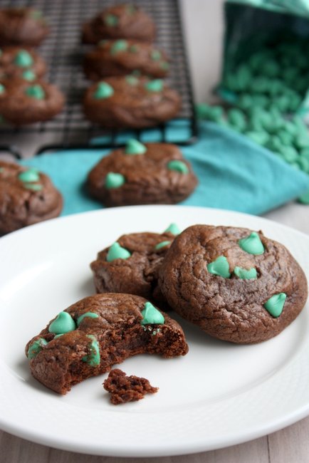 chocolate mint chip cookies