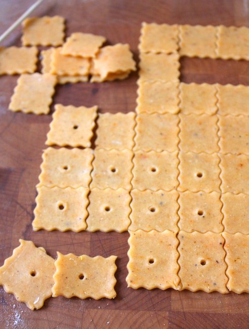 spiced cheese crackers