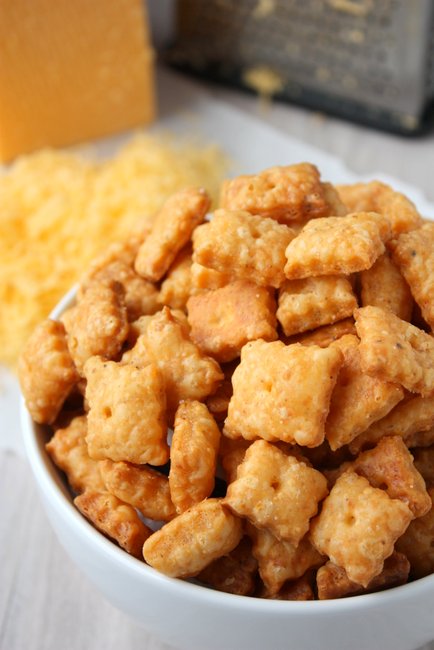 spiced cheese crackers