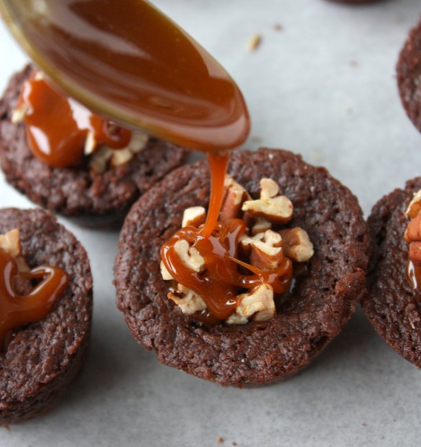 caramel pecan chocolate brownies