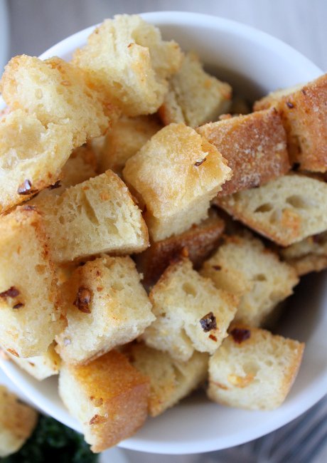 spiced garlic croutons