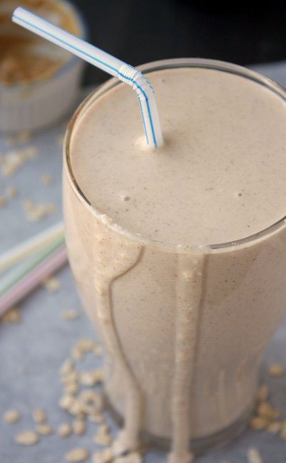 Peanut Butter-Banana Oatmeal Smoothie | thekitchenpaper.com