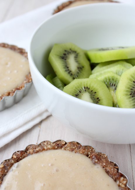 raw kiwi banana tarts