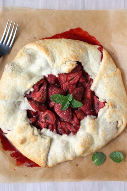 strawberry vanilla mint galette