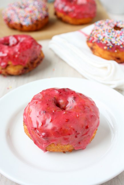 raspberry cake doughnuts