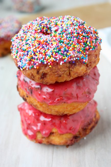 raspberry cake doughnuts