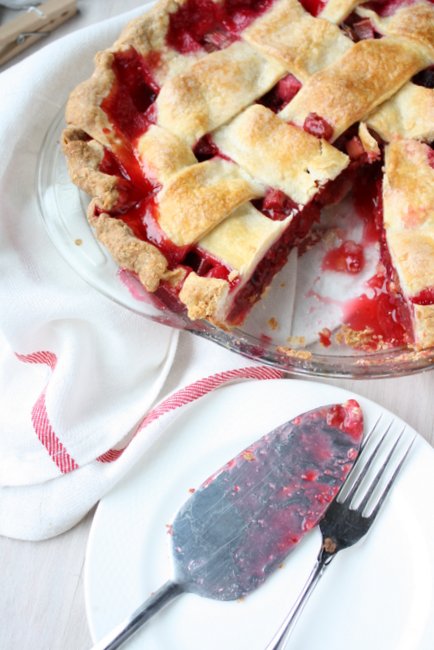 raspberry rhubarb pie