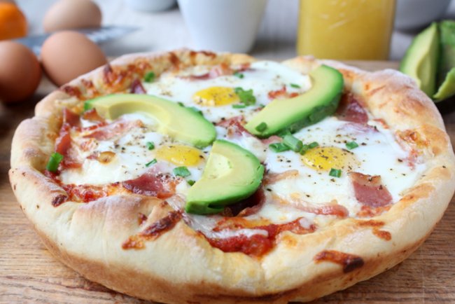 skillet breakfast pizza