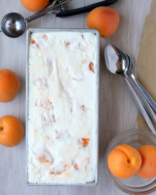 No Churn Brown Sugar Roasted Apricot Ice Cream