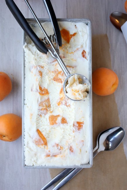 No Churn Brown Sugar Roasted Apricot Ice Cream