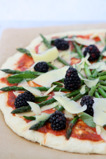 Blackberry Asparagus Gruyère Pizza