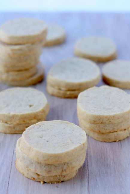 Brown Butter Lime Shortbread Cookies | thekitchenpaper.com