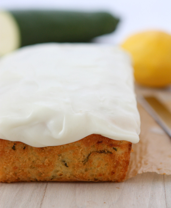 Lemon Zucchini Loaf | thekitchenpaper.com