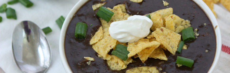 Slow Cooker Black Bean Soup | thektichenpaper.com