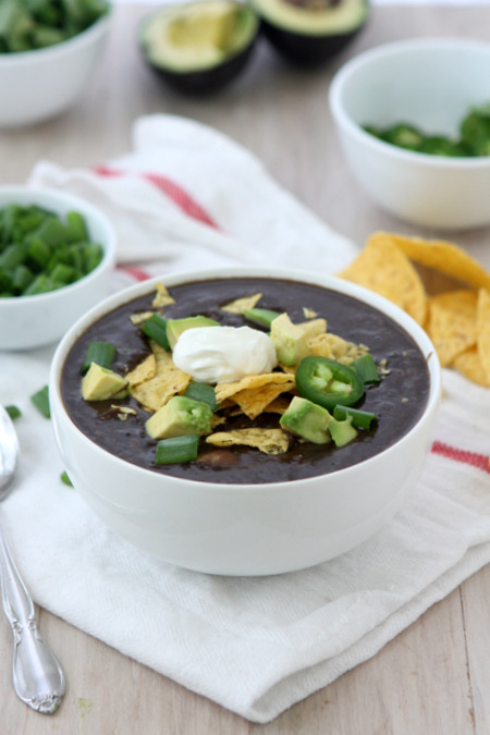 Slow Cooker Black Bean Soup | thektichenpaper.com