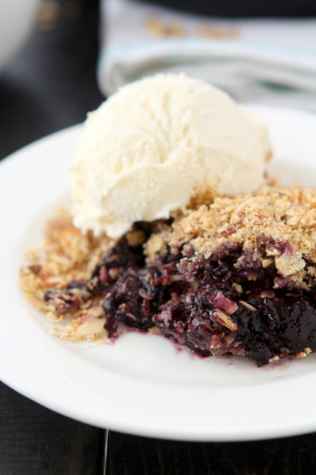 Skillet Blueberry Crisp | thekitchenpaper.com