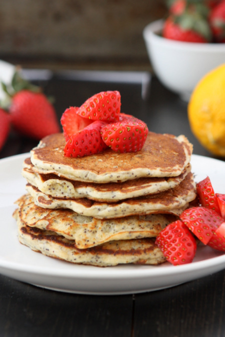 Lemon Poppyseed Pancakes | thekitchenpaper.com