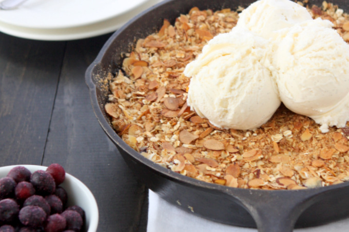 Skillet Blueberry Crisp | thekitchenpaper.com