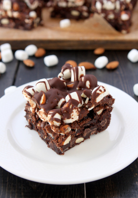 Rocky Road Brownies | thekitchenpaper.com