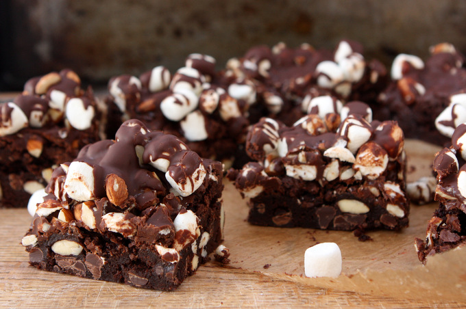 Rocky Road Brownies | thekitchenpaper.com