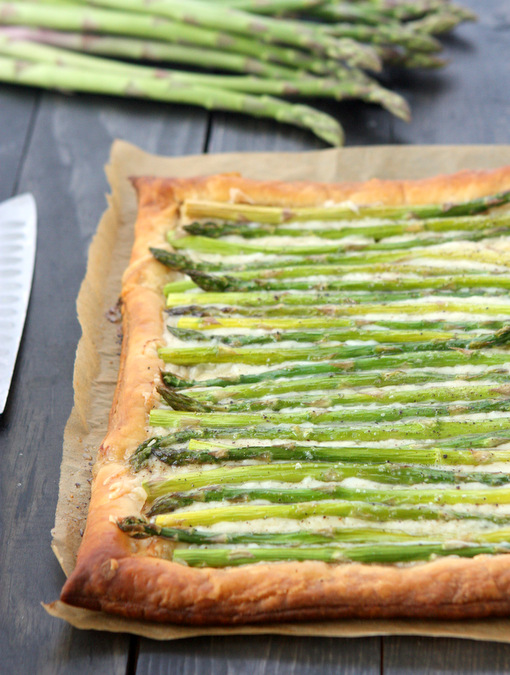 Gruyere Asparagus Tart | thekitchenpaper.com