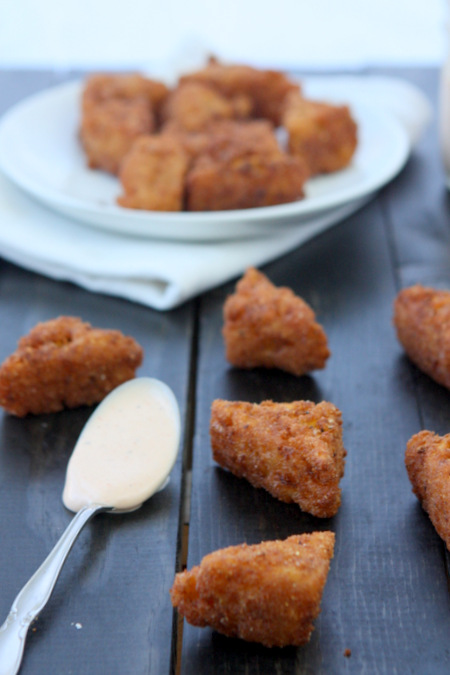 Fried Mac n' Cheese Bites with Spicy Ranch | thekitchenpaper.com