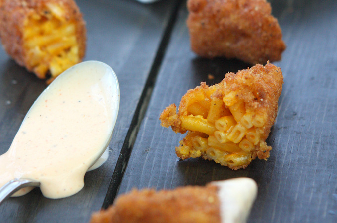 Fried Mac n' Cheese Bites with Spicy Ranch | thekitchenpaper.com