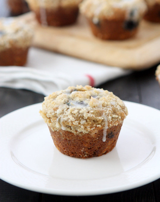 Oatmeal Flax Blueberry Muffins | thekitchenpaper.com