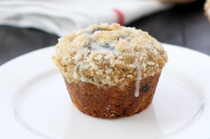 Oatmeal Flax Blueberry Muffins | thekitchenpaper.com