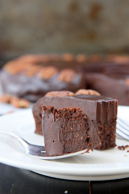 Chocolate Pecan Torte (Gluten-Free) | thekitchenpaper.com