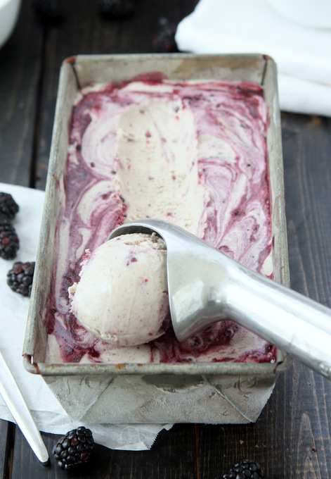 Cardamom Blackberry Ice Cream | thekitchenpaper.com