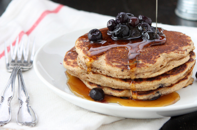 Whole Wheat Blueberry Pancakes | thekitchenpaper.com