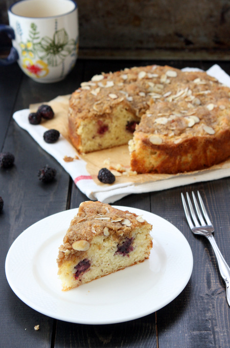 Blackberry Almond Coffee Cake | thekitchenpaper.com