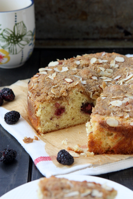 Blackberry Almond Coffee Cake | thekitchenpaper.com