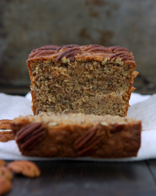 Pecan Banana Bread | thekitchenpaper.com