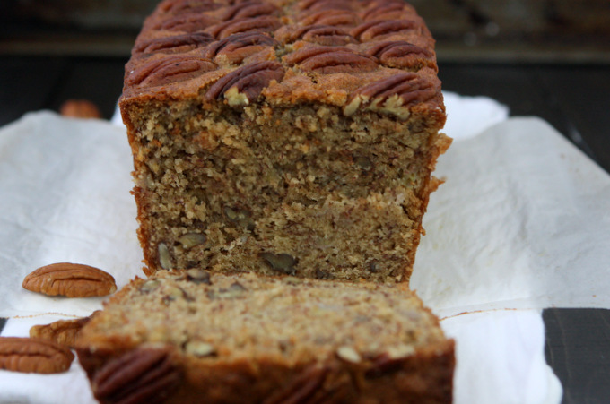 Pecan Banana Bread | thekitchenpaper.com