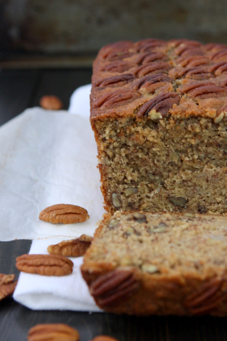 Pecan Banana Bread | thekitchenpaper.com