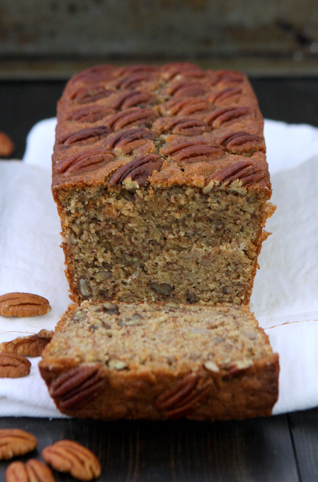 Pecan Banana Bread | thekitchenpaper.com