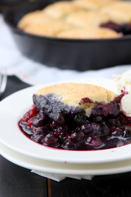 Blueberry Raspberry Cobbler | thekitchenpaper.com