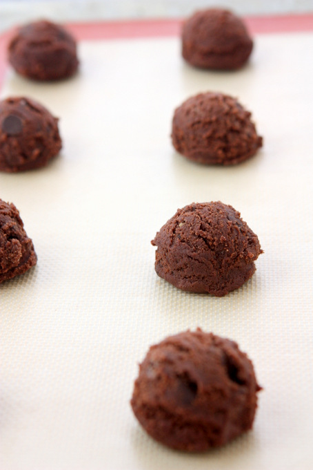 Chocolate Chili Cookies | thekitchenpaper.com