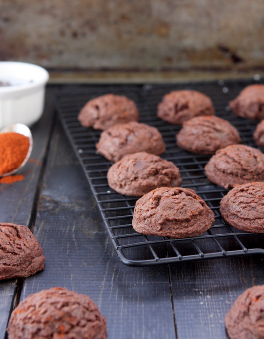 Chocolate Chili Cookies | thekitchenpaper.com