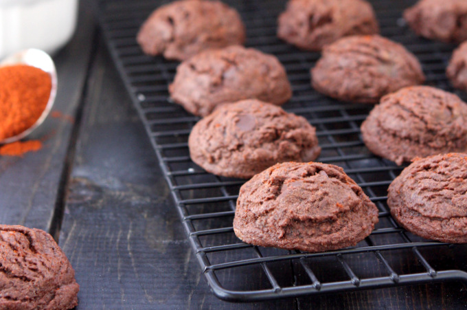 Chocolate Chili Cookies | thekitchenpaper.com