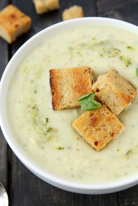 Pesto Potato Soup | thekitchenpaper.com