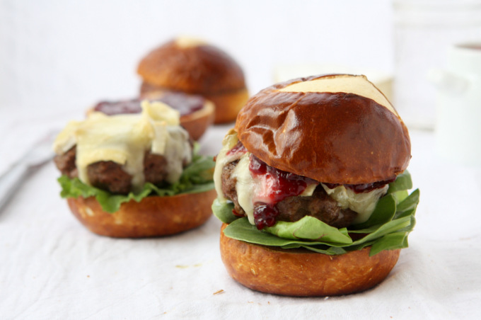 Brie & Jam Burgers | thekitchenpaper.com