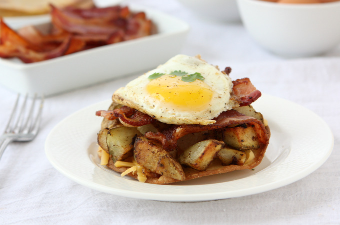 Breakfast Tostadas with Bacon, Potatoes, and Egg | thekitchenpaper.com