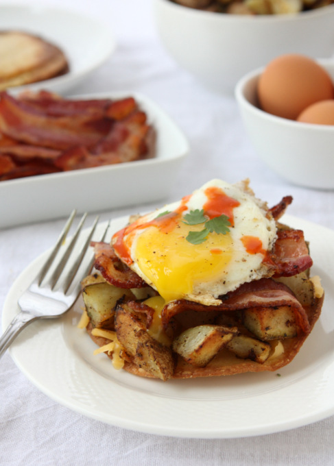 Breakfast Tostadas with Bacon, Potatoes, and Egg | thekitchenpaper.com