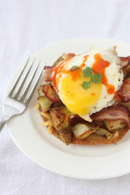 Breakfast Tostadas with Bacon, Potatoes, and Egg | thekitchenpaper.com