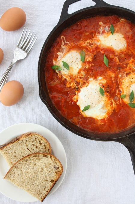 Eggs Poached in Tomato Sauce | thekitchenpaper.com