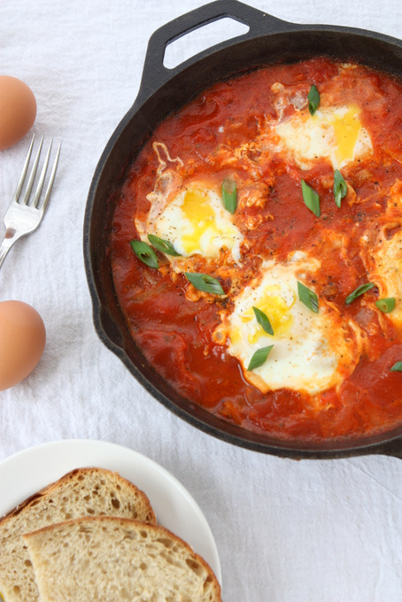 Eggs Poached in Tomato Sauce | thekitchenpaper.com